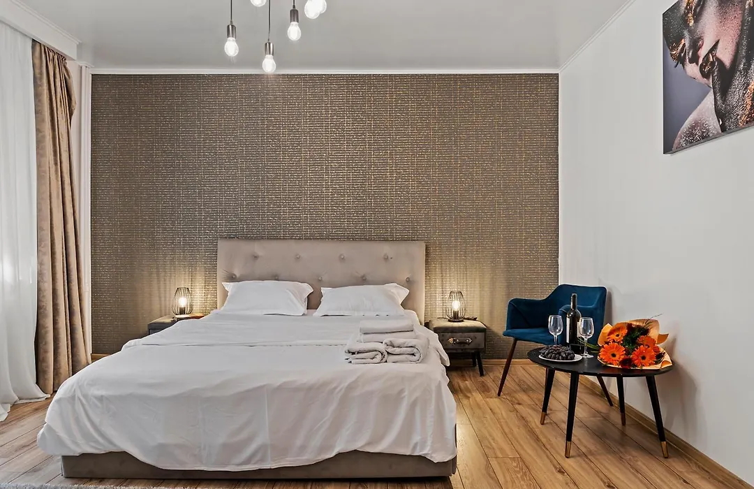 Garsoniera de LUX si eleganta Drumul Taberei-1
